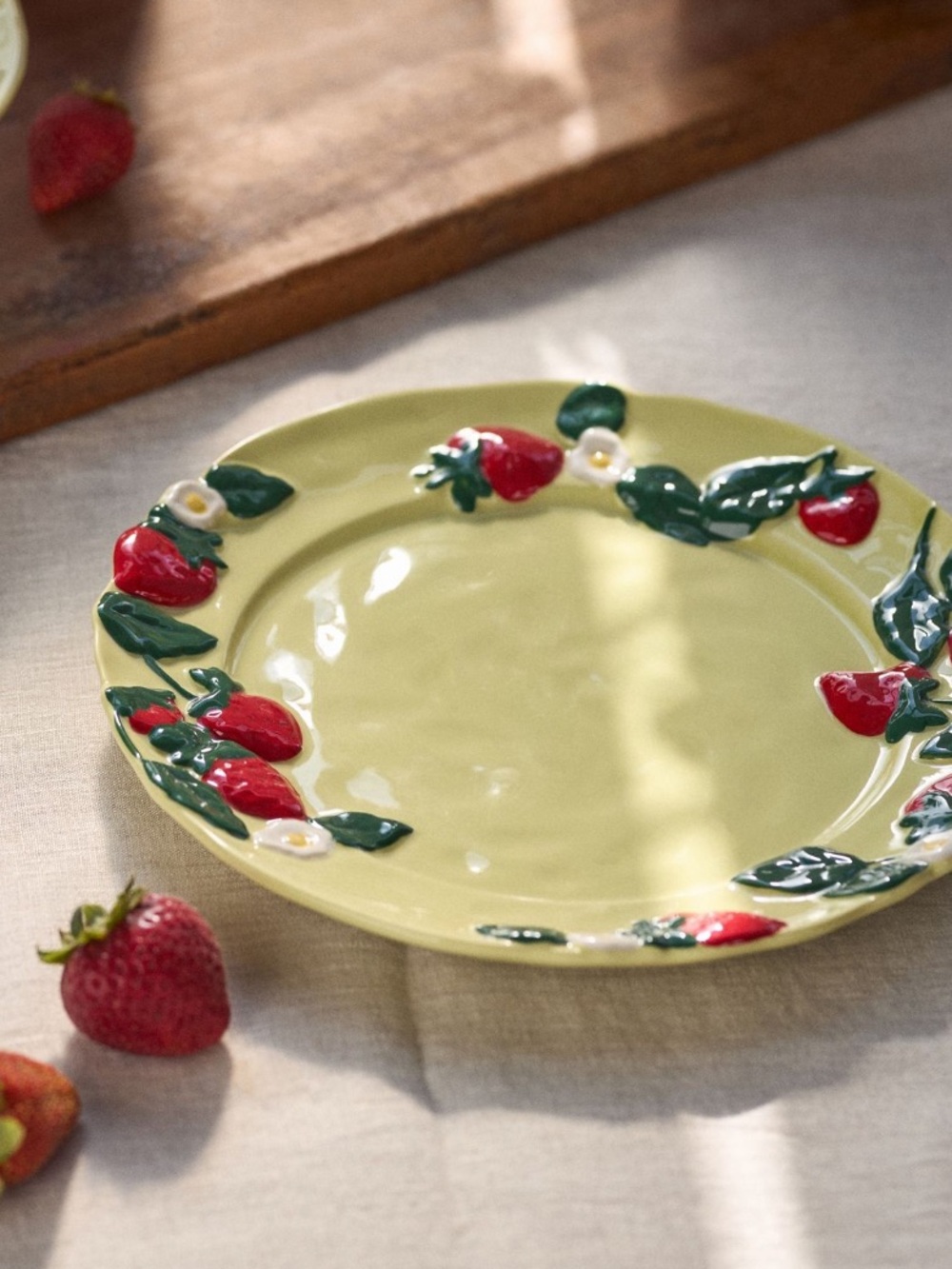 Anthropologie Foster icon stoneware Chartreuse Strawberry Rim Ceramic Plate